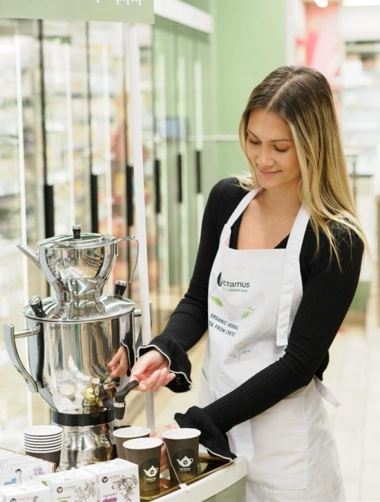 A Dictamus sampling activation at the point of sale.